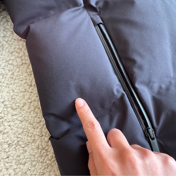 Uniqlo Seamless Down Puffer Coat Jacket Size L Black Short Length 2022 - Picture 11 of 15